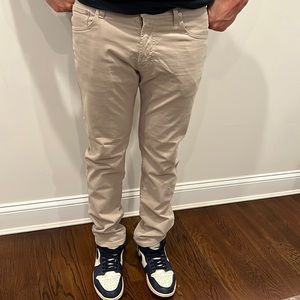 Beige jeans. Good condition